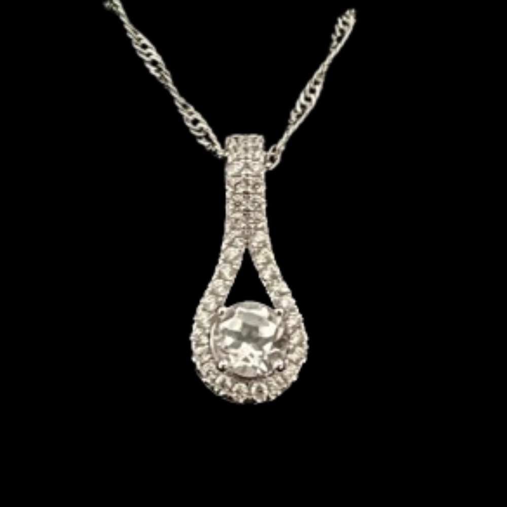 Dainty Silver & Crystal Pendant Necklace 🎉Host Pick🎉 - Picture 1 of 9